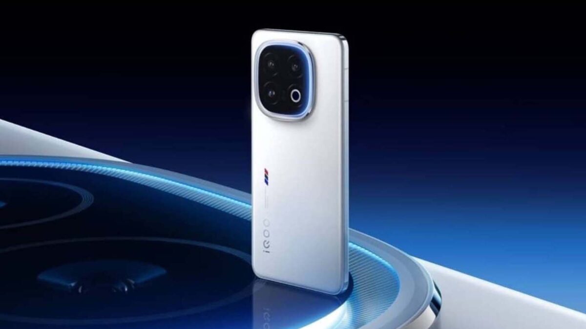 iQOO 15 Global Yolculuğuna Başlıyor: Ön Sipariş Avantajları ve Ücretsiz Hediyeler Ortaya Çıktı