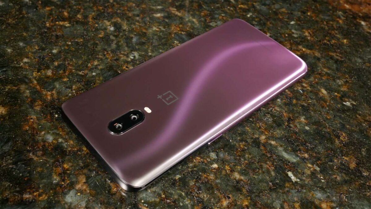 OnePlus’tan Nostalji Bombası: Efsanevi Mor Renk ve 165Hz Ekranlı Yeni Canavar Yolda!